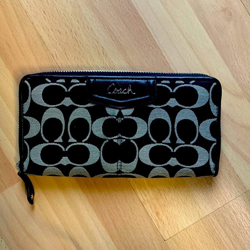 Coach long zip around wallet in signature canvas NWOT